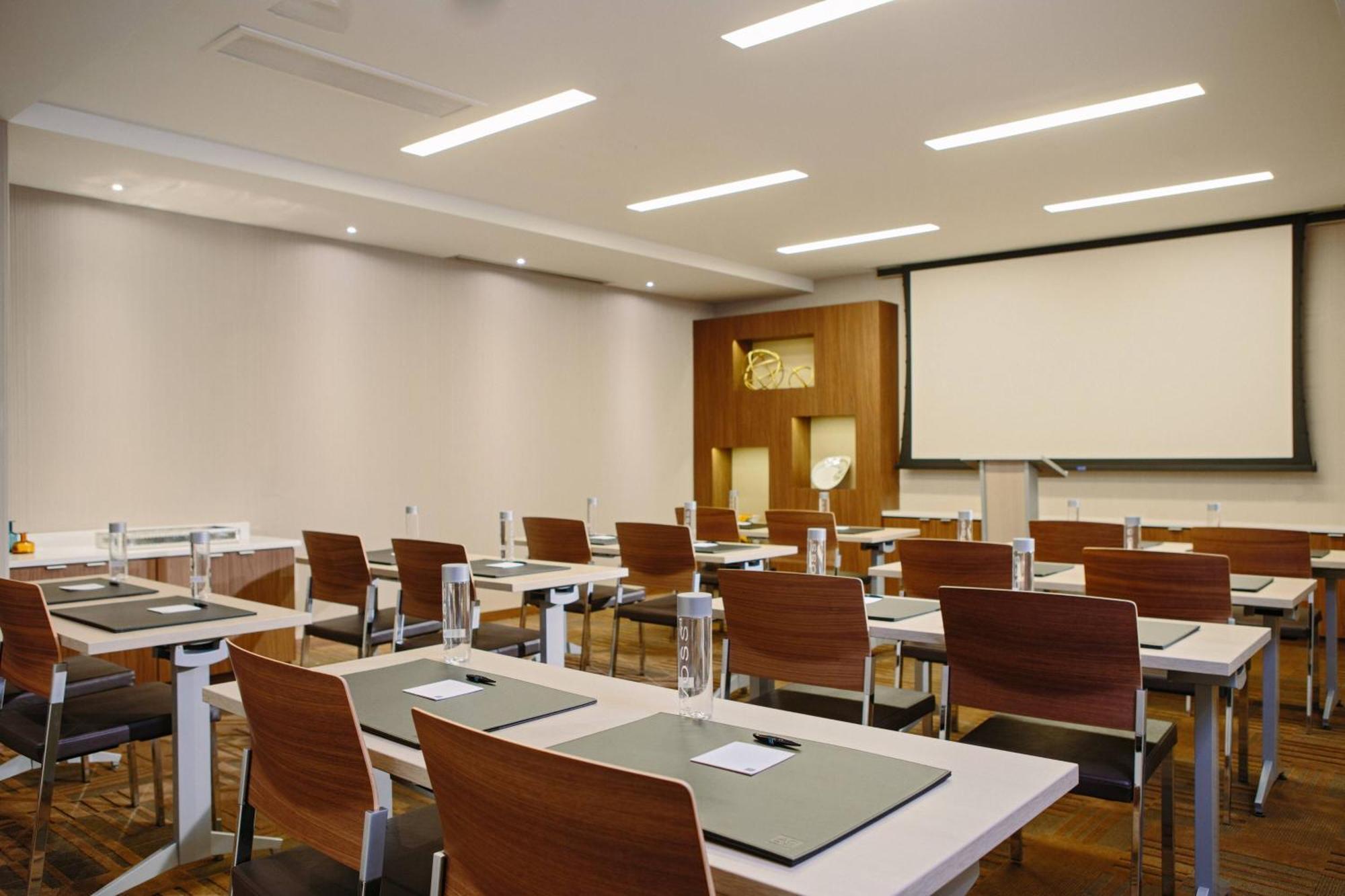 Ac Hotel Kansas City Plaza Екстериор снимка